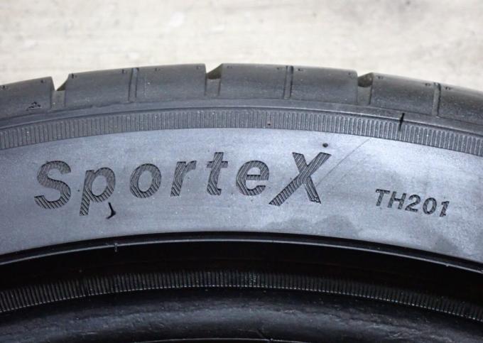 Triangle Sports TH201 235/40 R19 96Y