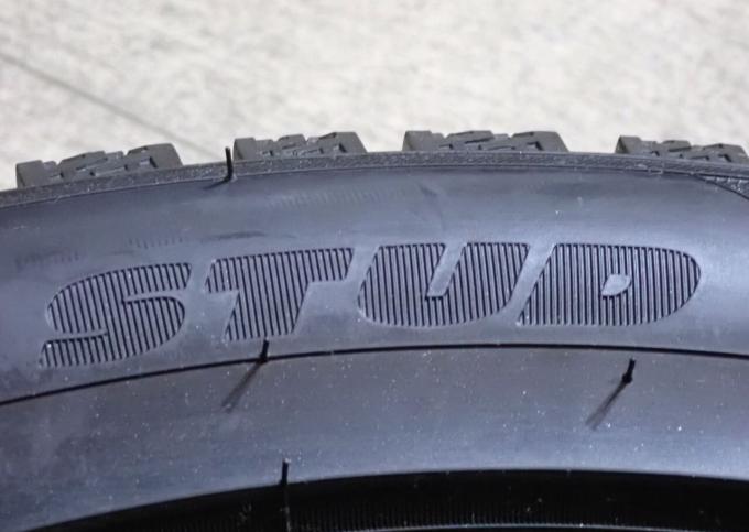 Yokohama Ice Guard Stud IG55 215/55 R17 98T