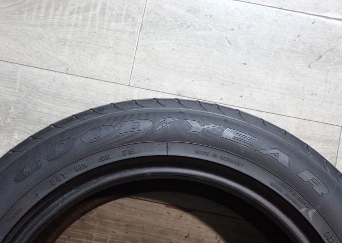 Goodyear EfficientGrip 235/55 R18 104Y