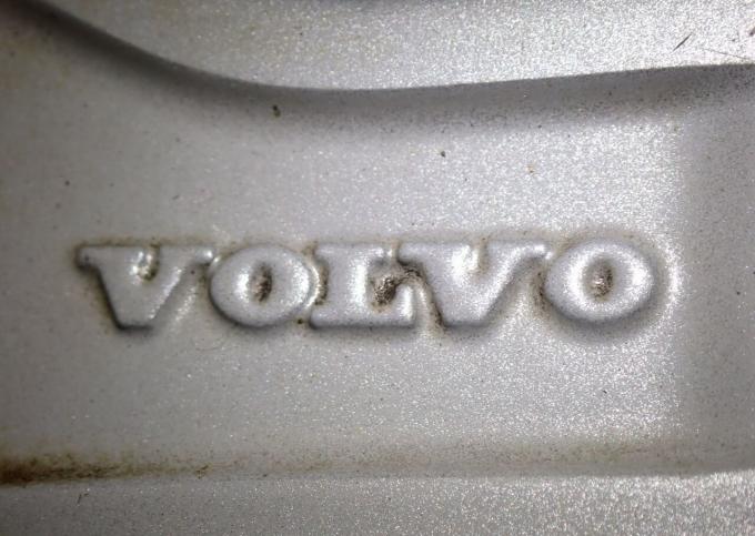 Один оригинальный диск R18 Volvo XC90