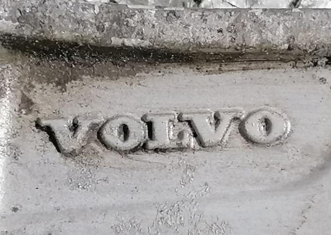 Один оригинальный диск R16 Volvo XC70 сварка