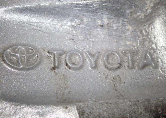 Один оригинальный R17 диск Toyota Rav4