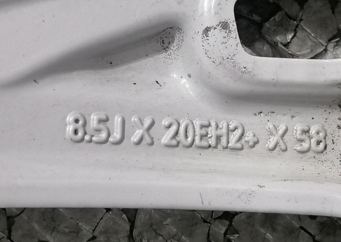 Один оригинальный R20 диск Range Rover Sport