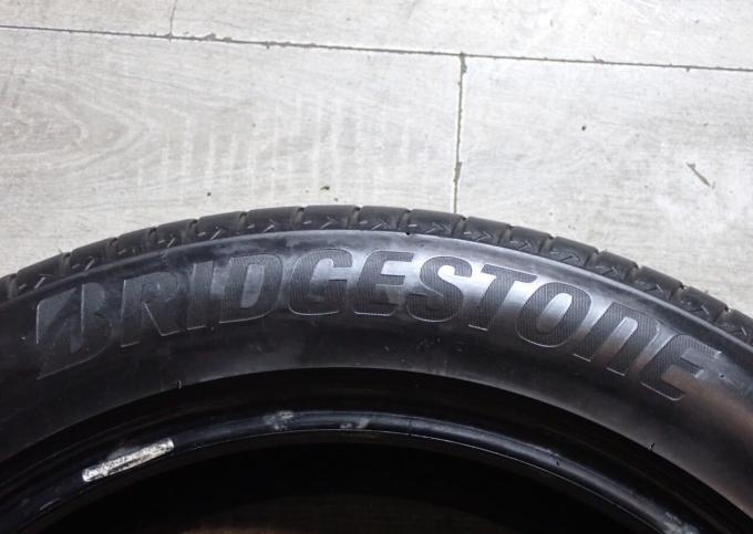 Bridgestone Alenza 001 235/55 R20 102V