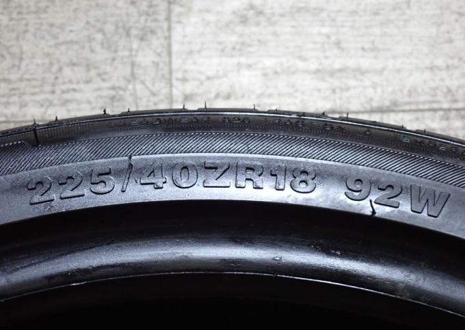 Sunny NA305 225/40 R18 92W