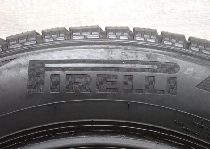 Pirelli Ice Zero FR 215/65 R17 103T