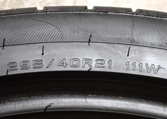 Sunfull Mont-Pro HP881 295/40 R21 111W