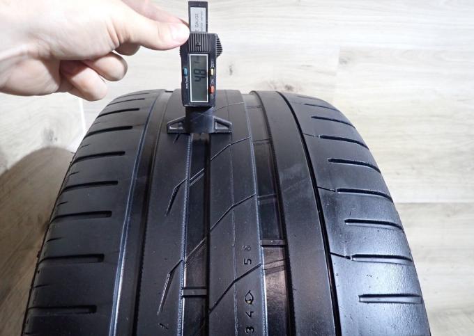 Nokian Tyres Hakka Black SUV 295/35 R21 107Y