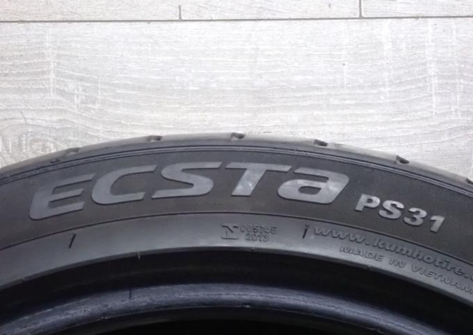 Kumho Ecsta PS31 245/40 R18 97W