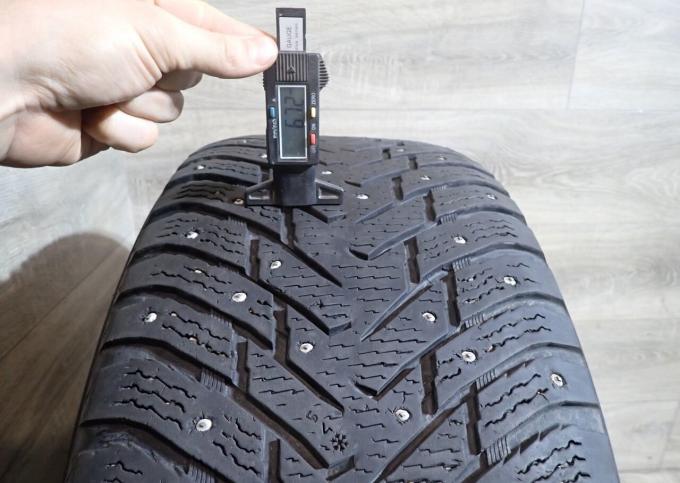 Nokian Tyres Hakkapeliitta 8 SUV 285/60 R18 116T