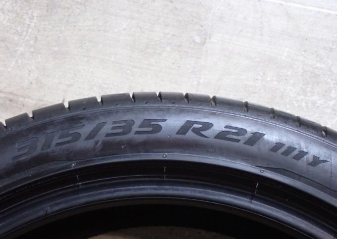 Pirelli P Zero 275/40 R21 и 315/35 R21 107Y