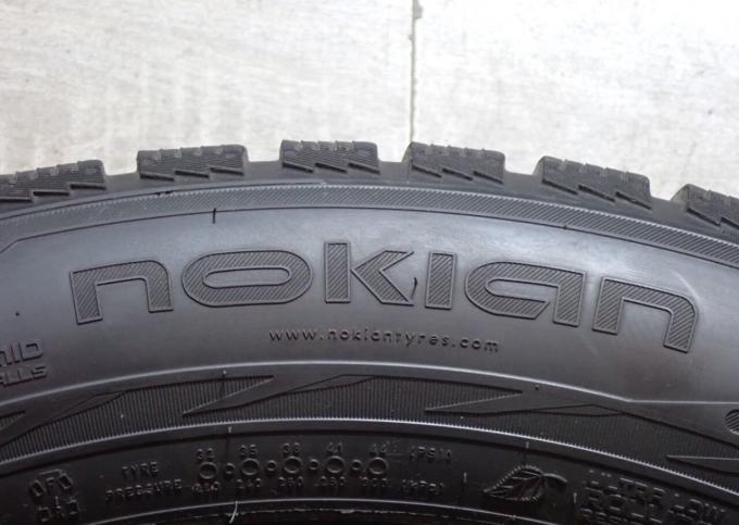 Nokian Tyres Hakkapeliitta R2 SUV 275/50 R20 113R