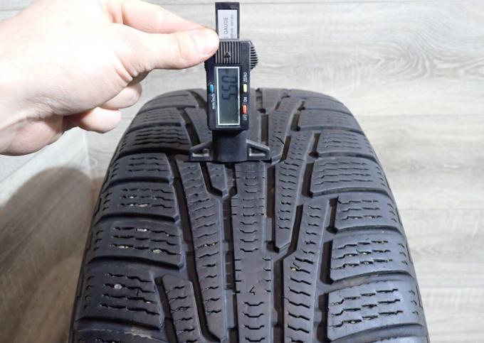 Nokian Tyres Hakkapeliitta R 235/60 R17 106R