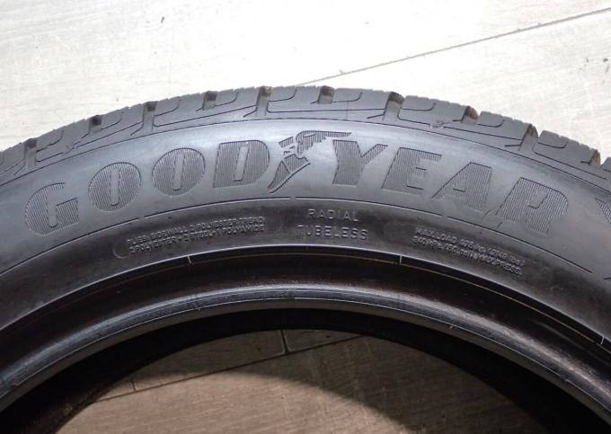 Goodyear UltraGrip Performance SUV Gen-1 255/50 R19 107V