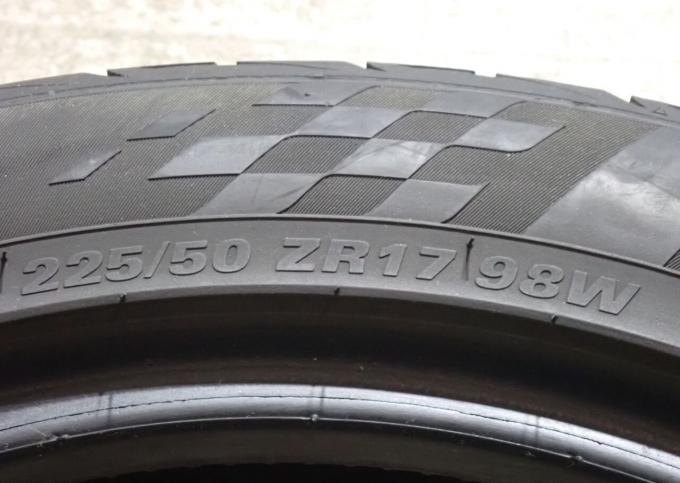 Kumho Ecsta PS31 225/50 R17 98W