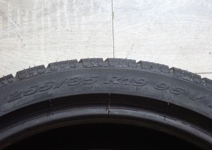 Pirelli Winter Sottozero 255/35 R19 96V