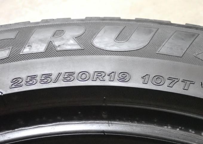 Bridgestone Ice Cruiser 7000 255/50 R19 107T