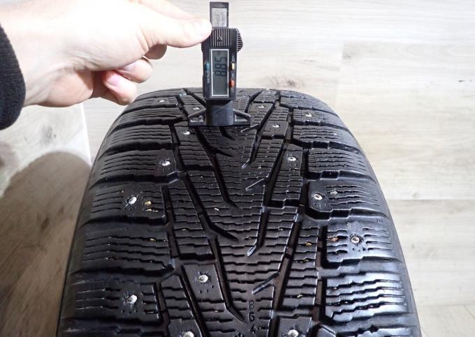 Nokian Tyres Hakkapeliitta 7 SUV 275/40 R20 106T