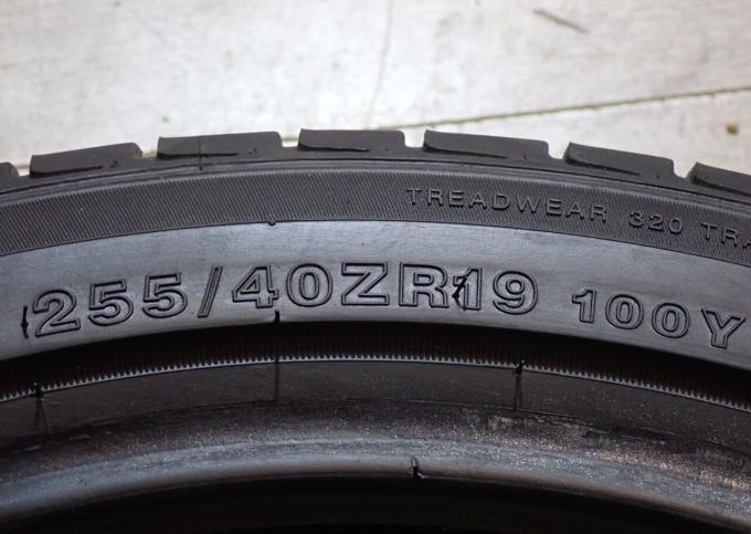 Kinforest KF-550 255/40 R19 100Y