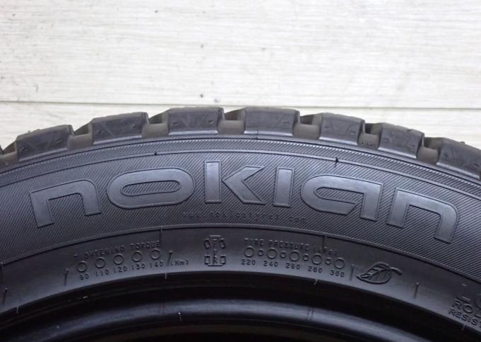 Nokian Tyres Hakkapeliitta 8 SUV 275/45 R20 110T