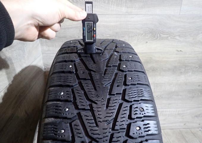 Nokian Tyres Hakkapeliitta 7 SUV 235/65 R17 108T