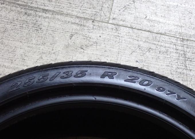 Pirelli P Zero 255/35 R20 97Y