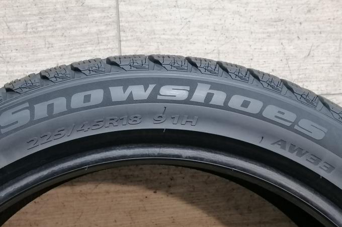 Kapsen SnowShoes AW33 225/45 R18 91H