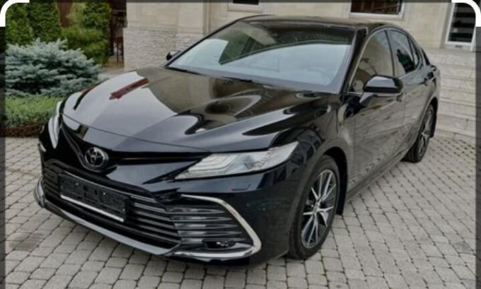 Toyota Camry 2.0 CVT, 2021, битый, 35 000 км