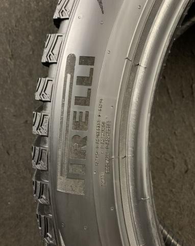 Pirelli Scorpion Ice Zero 2 285/40 R21