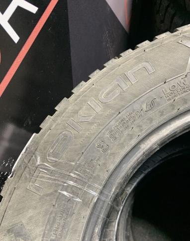 Nokian Tyres Hakkapeliitta 8 SUV 215/70 R16 100T