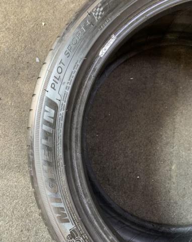 Michelin Pilot Sport 4 235/45 R19