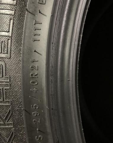 Nokian Tyres Hakkapeliitta 9 SUV 295/40 R21