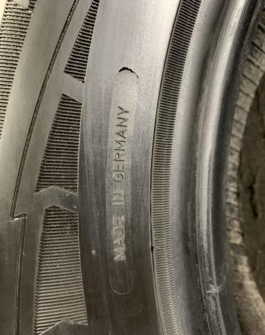 Goodyear UltraGrip Ice 215/55 R17