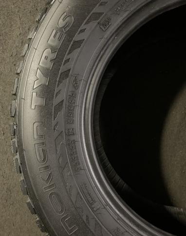 Nokian Tyres Hakkapeliitta 9 SUV 215/70 R16