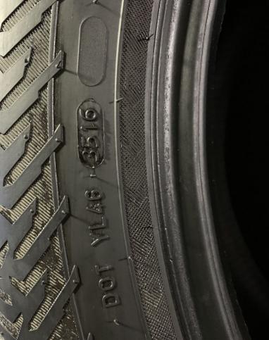 Nokian Tyres Hakkapeliitta 8 SUV 275/50 R20