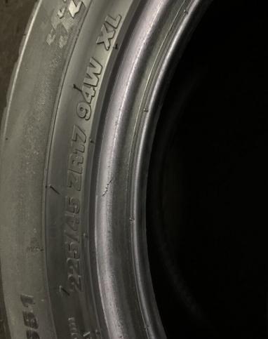 Kumho Ecsta HS51 225/45 R17