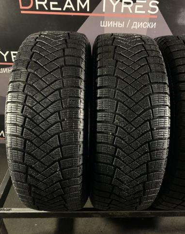 Pirelli Ice Zero FR 215/65 R17