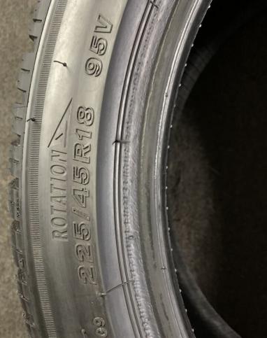 Bridgestone Blizzak LM-005 225/45 R18 и 245/40 R18 95V