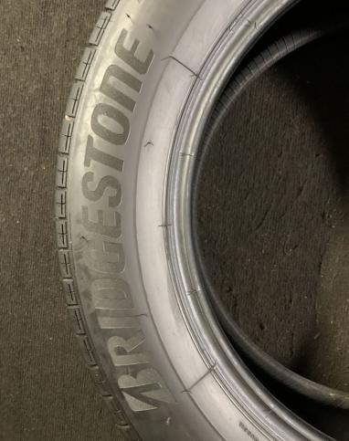 Bridgestone Alenza H/L 33 225/60 R18