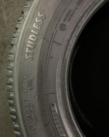 Toyo Observe GSi-5 215/65 R16 98T