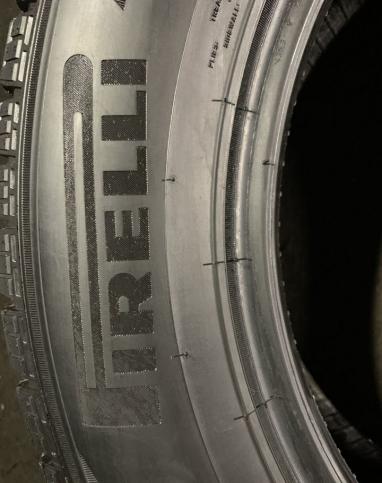 Pirelli Ice Zero FR 215/65 R17