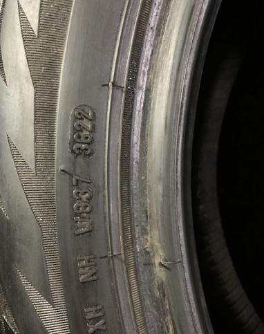 Pirelli Ice 215/50 R17