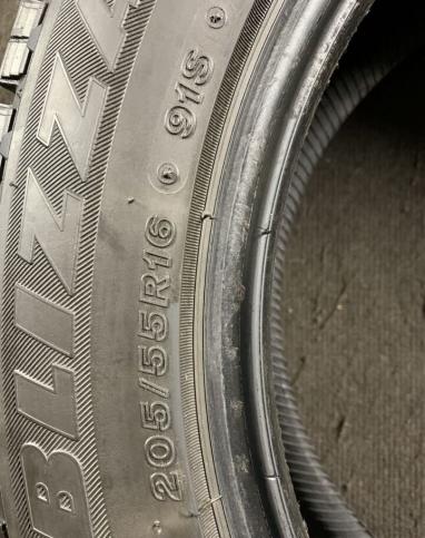 Bridgestone Blizzak Revo GZ 205/55 R16