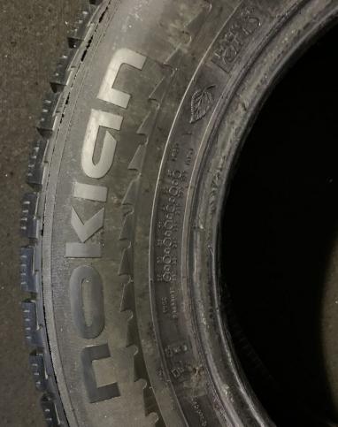 Nokian Tyres Hakkapeliitta R 215/70 R16 100R