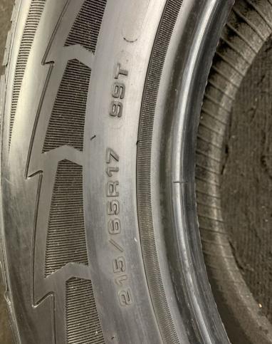 Goodyear UltraGrip Ice 215/55 R17