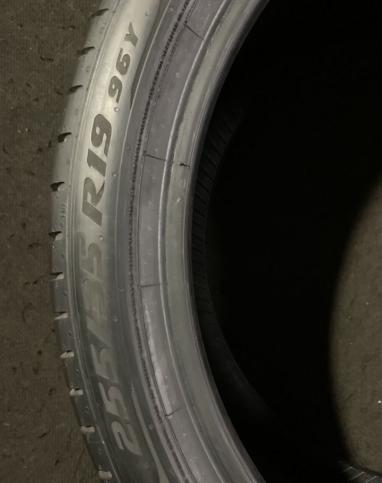 Pirelli P Zero 225/40 R19