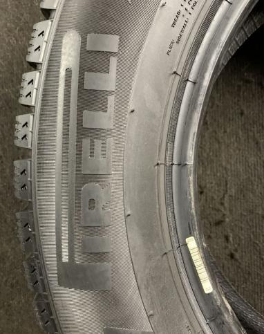 Pirelli Ice Zero 215/60 R16