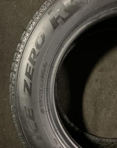 Pirelli Ice Zero FR 215/65 R17