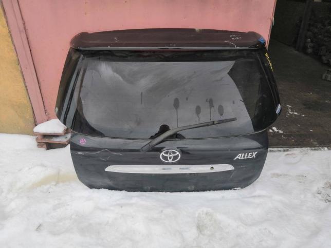 Дверь багажника Toyota Corolla NZE121