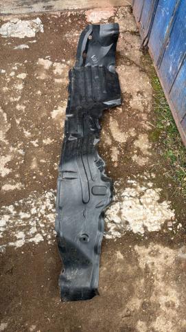 Подкрылок Nissan Tino 638434U000
